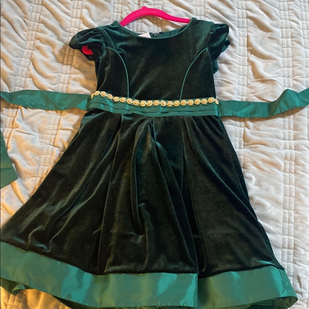 Dark green velvet girls dress in size 6x